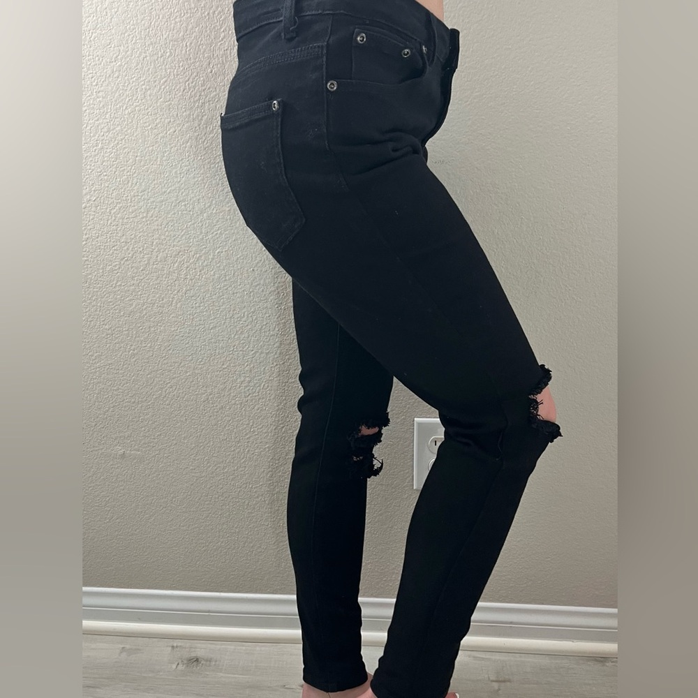 PrettyLittleThing Black Distressed Skinny Jeans